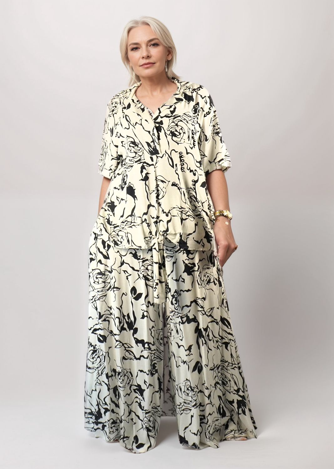 W-Dress 14 - Elegant two Piece Print Blouse and Pant Set - Image 3